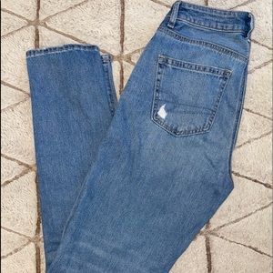 AE Ripped Mom Jean